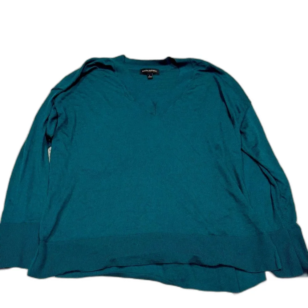 Banana Republic Green Merino Wool V-neck Sweater - L